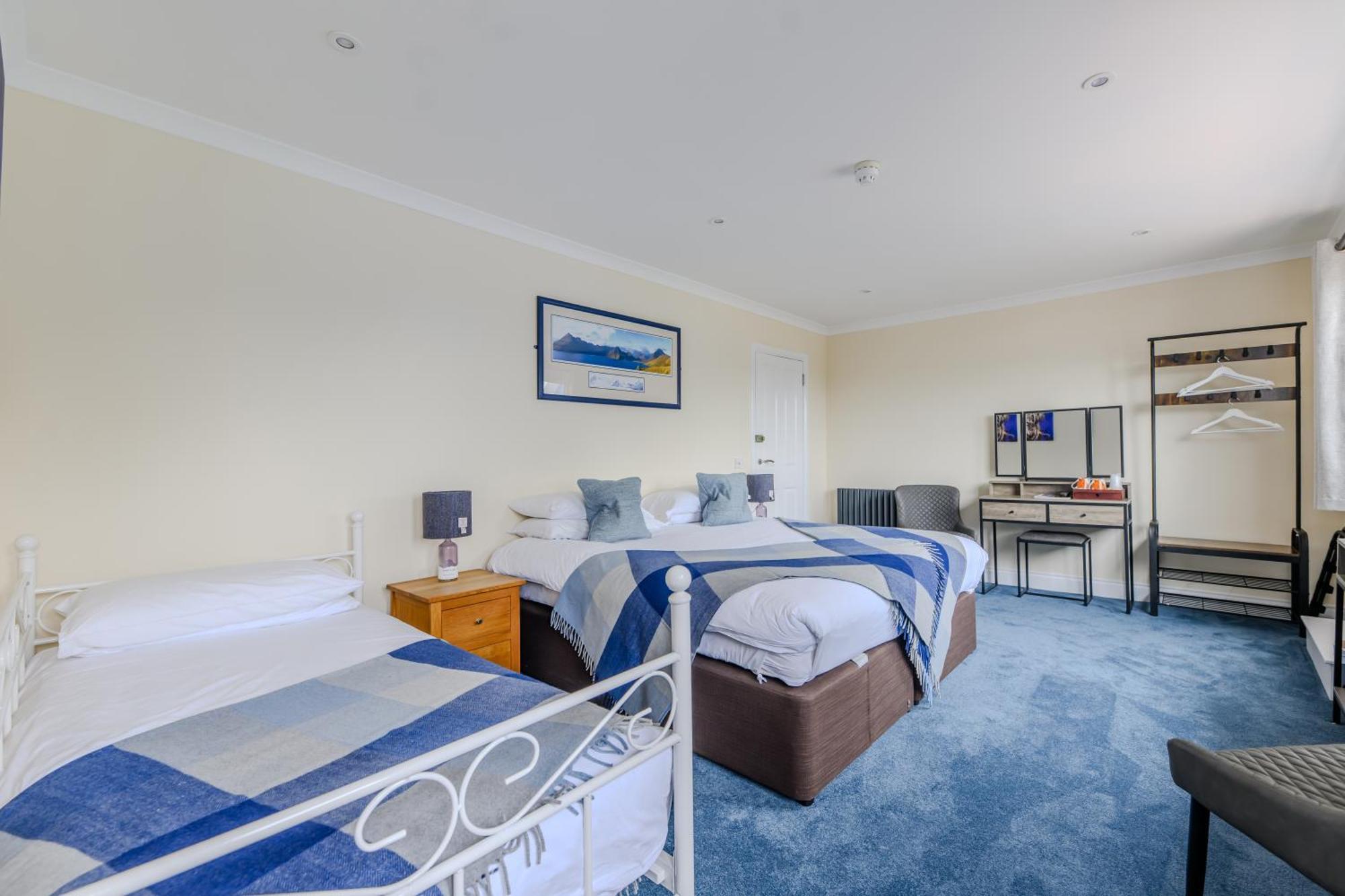 Loch Ness Clansman Hotel Дръмнадрочит Екстериор снимка